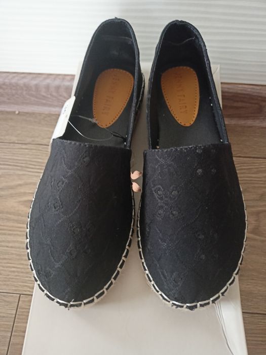Nowe, czarne espadryle