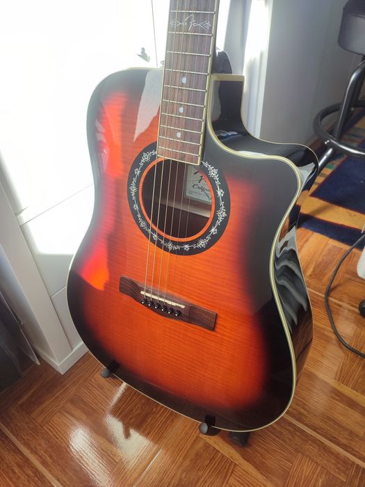 Fender Electro Acústica T-Bucket 300 CE
