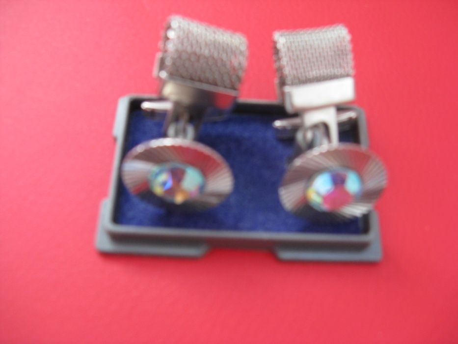 Запонки мужские с камнем