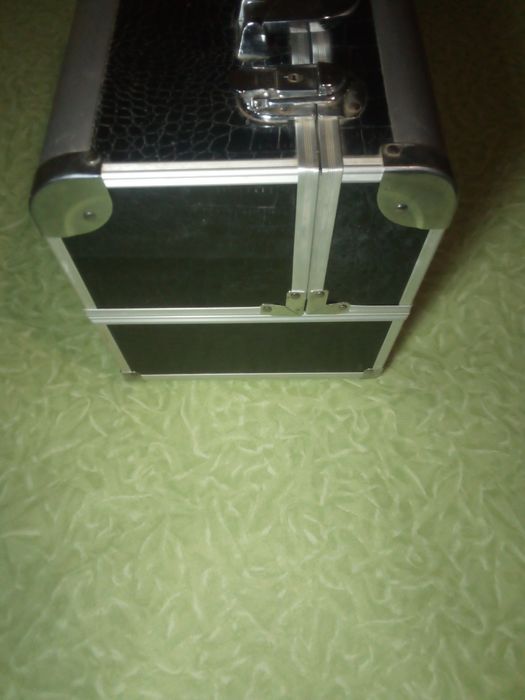 Чемодан мастера маникюра/парикмахера