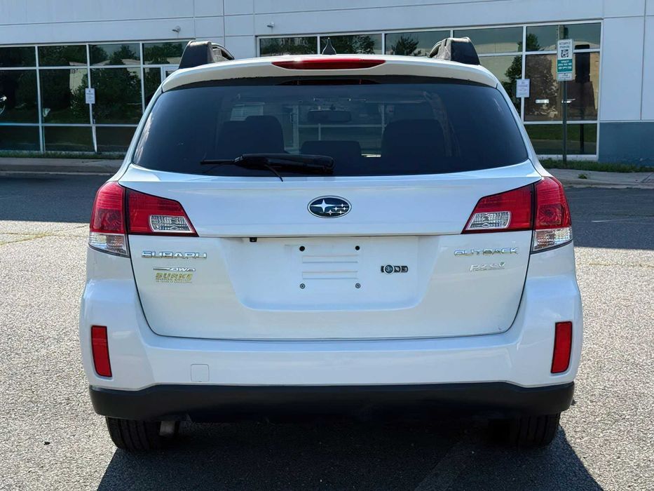 Subaru Outback 2.5i Limited      2013