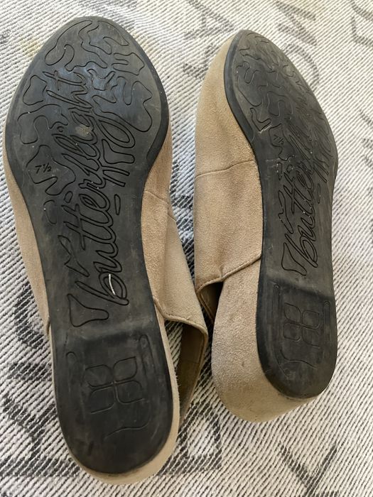 Пропоную жіночі сандалі , замшові бежевого коліру