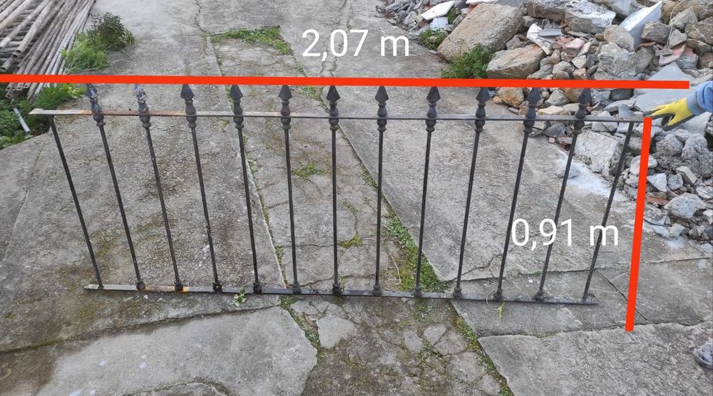 Várias Grades de Ferro