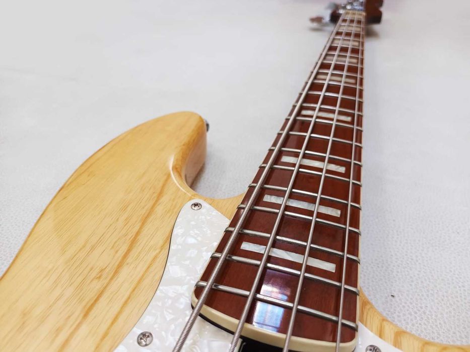 Sire Marcus Miller V8 Ash