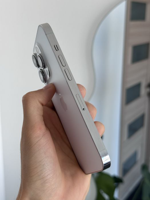 iPhone 14 Pro 128 gb Rsim є фізичний слот