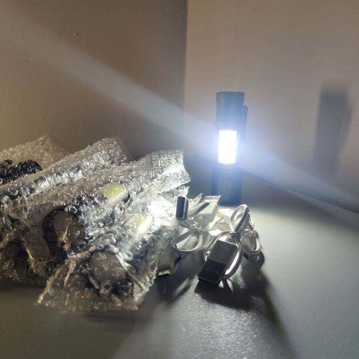 Аккумуляторный LED фонарик / Micro-USB