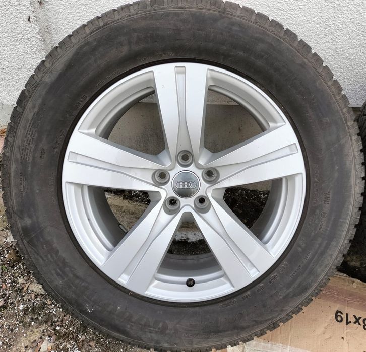 Felgi z oponami zimowymi Audi Q7 Q8 8x18 ET26 5x112