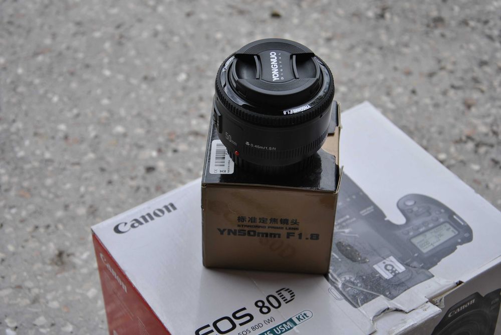 Canon EOS 80D + объектив Canon EF-S 17-55mm f/2.8 IS USM + подарок