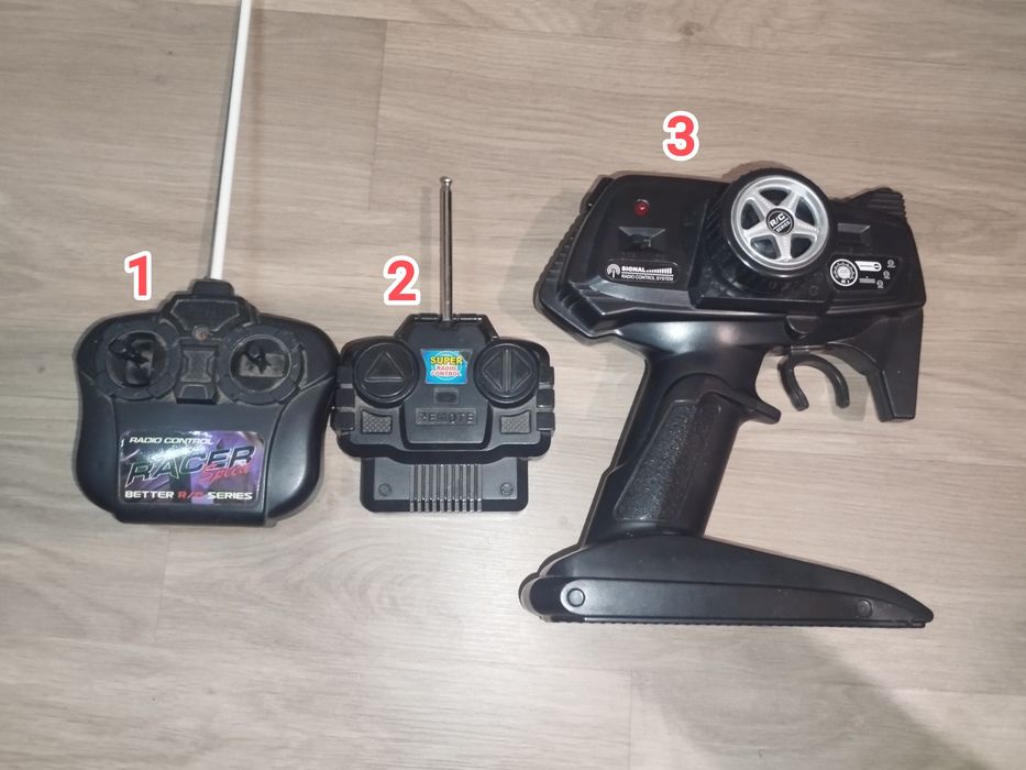 Продам машинки на радіокеруванні