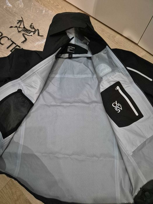 Cadaco Arc'teryx Alpha SV