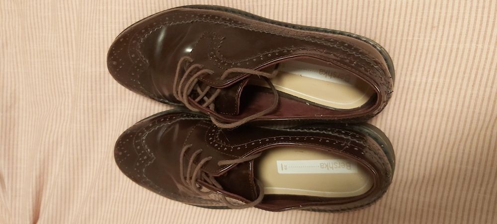 Sapato inglês bordeaux 39 bershka