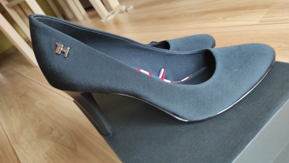 Oryginalne szpilki Tommy Hilfiger nr 37