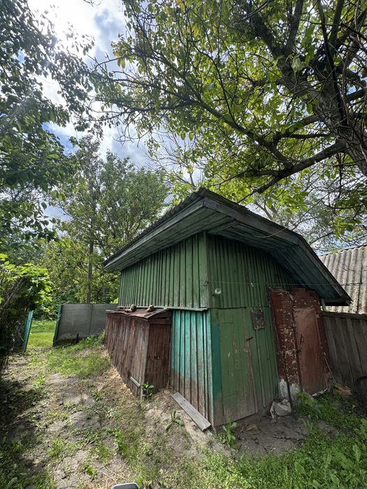 Будинок 100 км від Київа