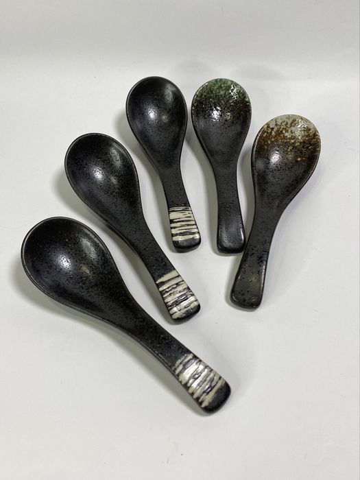 Азійські порцелянові супові ложки