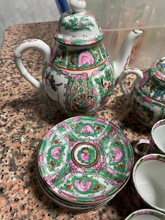 Collectible Chinese Dinnerware Set64730215635843121