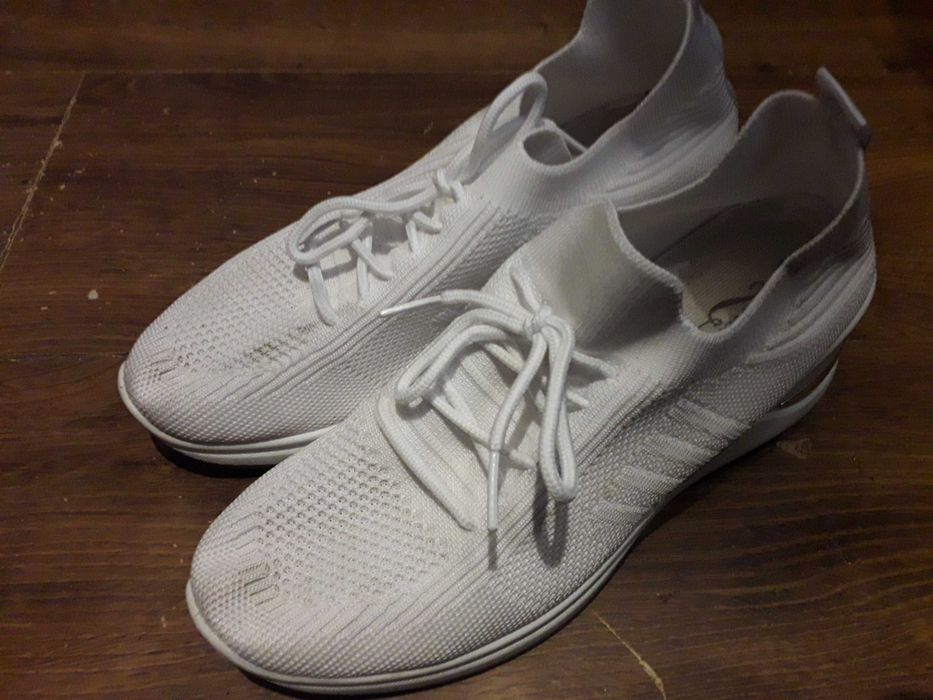 sneakersy      białe