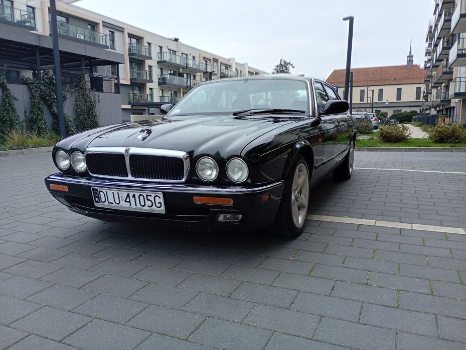 Jaguar XJ6
