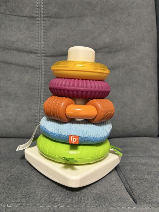 Пірамідка Fisher -price