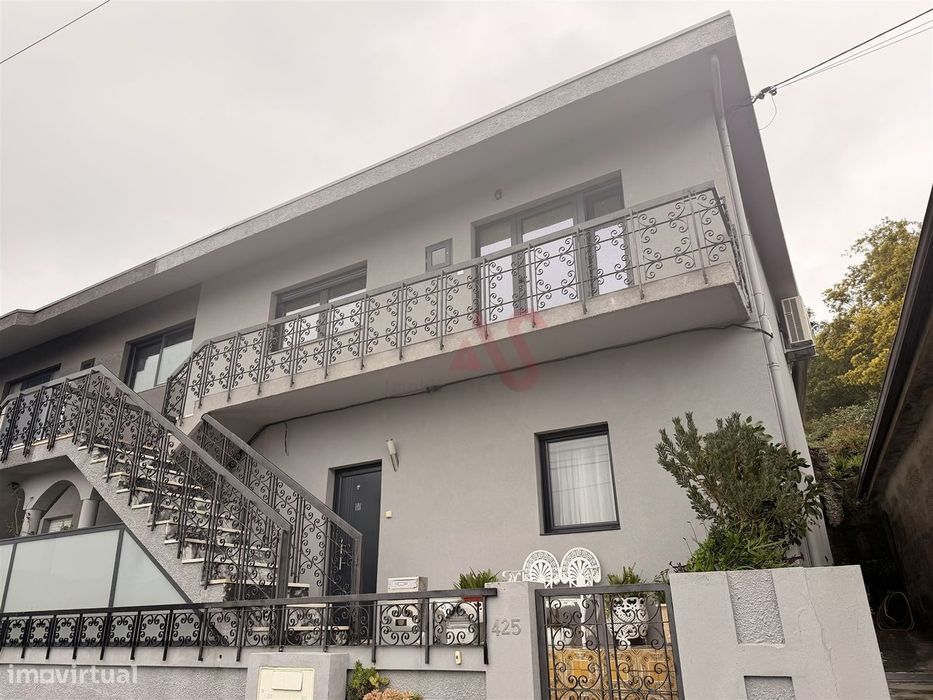 Andar Moradia T2+1 Totalmente Renovado | Terraço | 2 Frentes | 100% Di