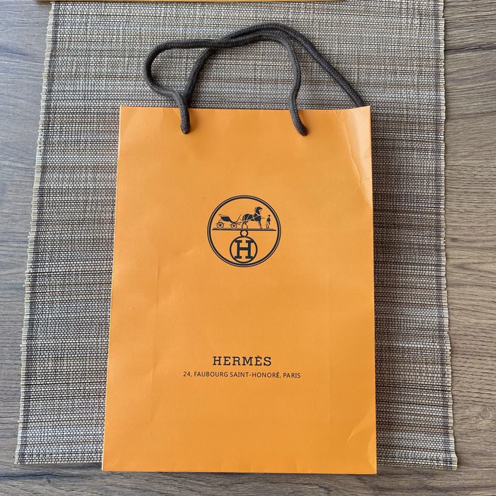 Фірмові брендові пакети