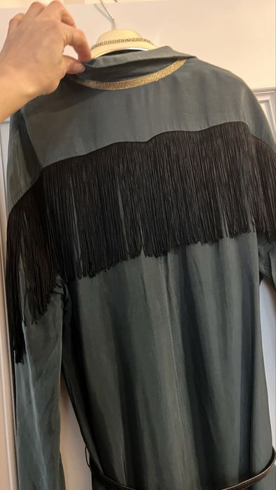 Красиві легкі сукні з довгим рукавом