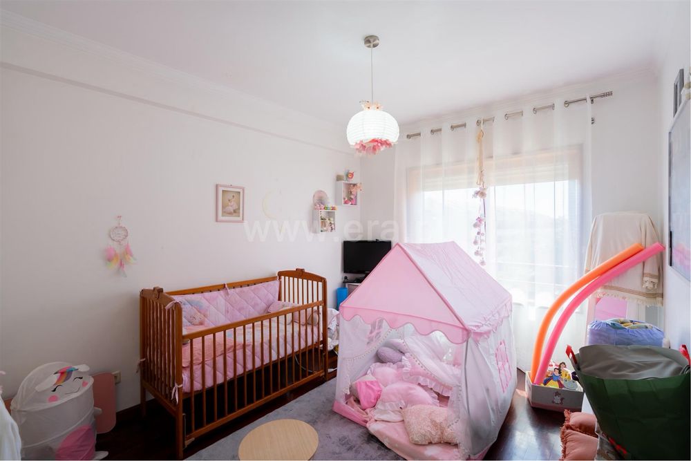 Apartamento T3 Duplex em Custóias Matosinhos , com Terraço Privativo e Garagem Fechada