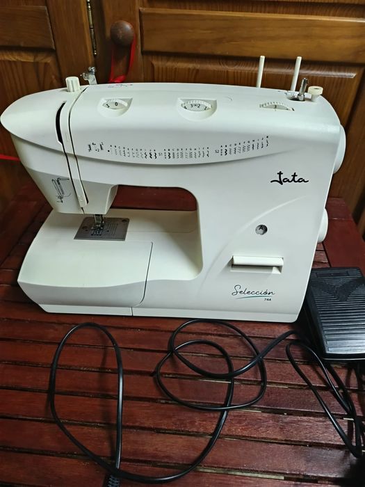 Máquina de Costura Jata Selección 744