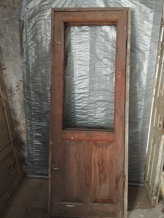 Дверь деревянная балконный блок