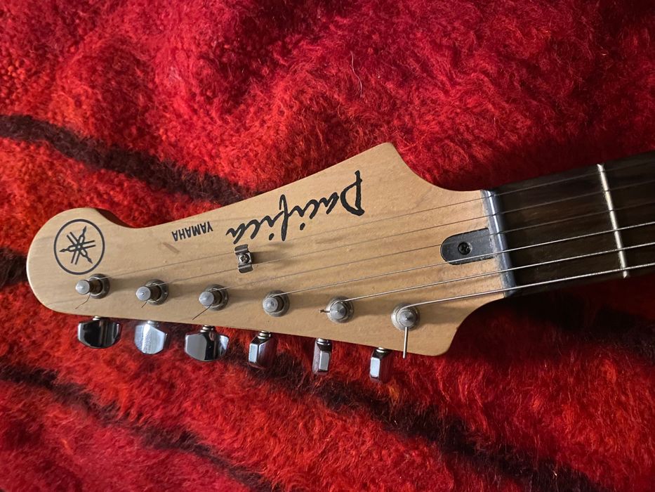 Guitarra yamaha stat pacífica