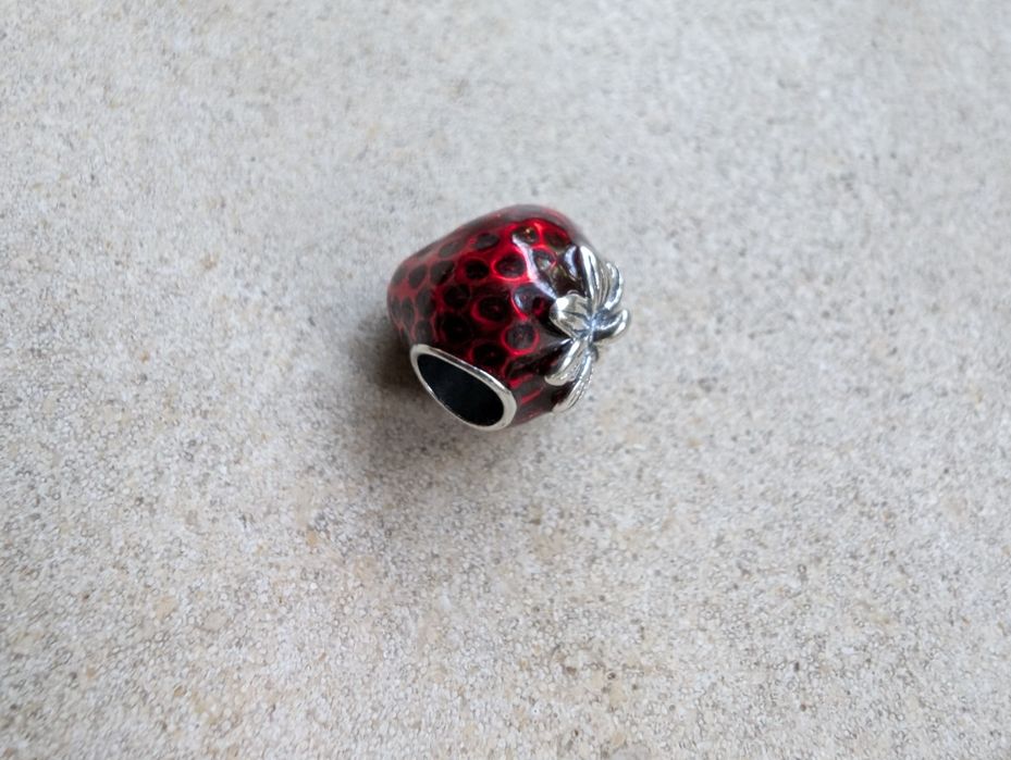 Peça Pandora Seeded Strawberry Fruit Joia