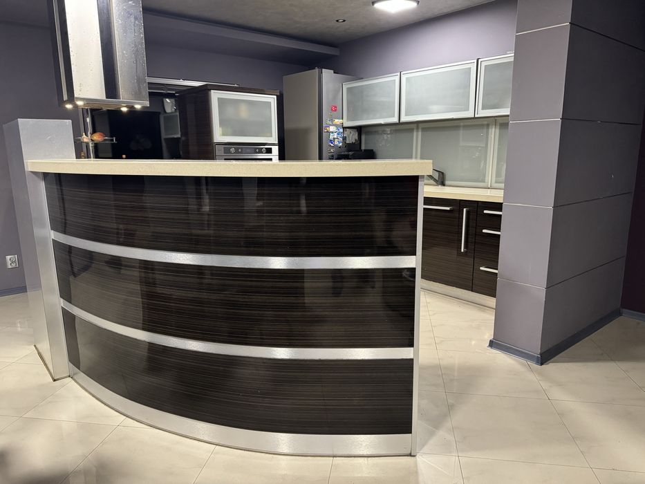 Meble kuchenne na wymiar 565 cm | blaty konglomerat | BLUM | cichy domyk