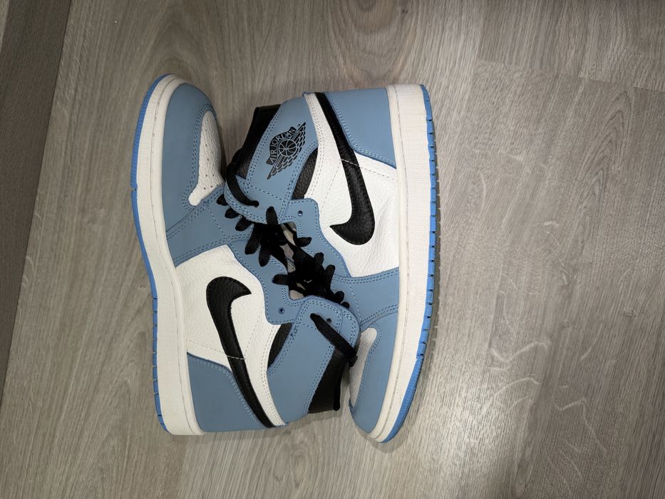 Nike Air Jordan 1 High University Blue