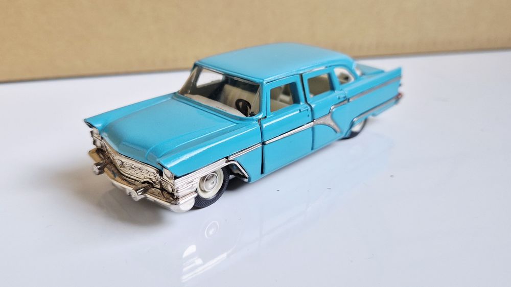 Модель авто виробництва ссср, масштаб 1:43 Газ 13, Чайка