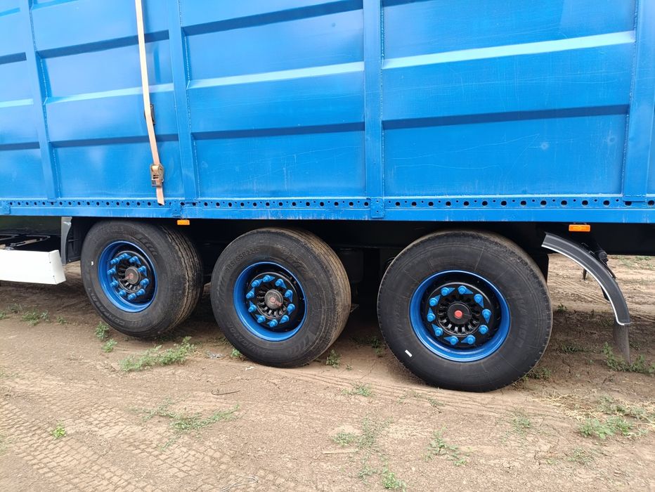 Зерновоз напівпричіп контейнеровоз