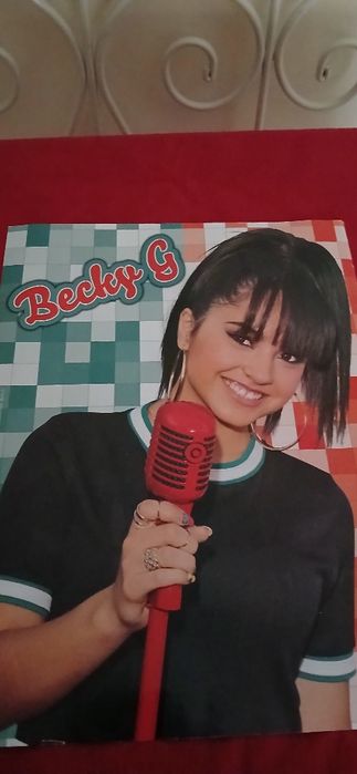 Poster Becky G, novo
