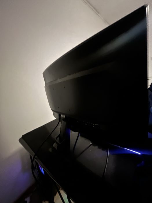 Sprzedam uszkodzony monitor gigabyte