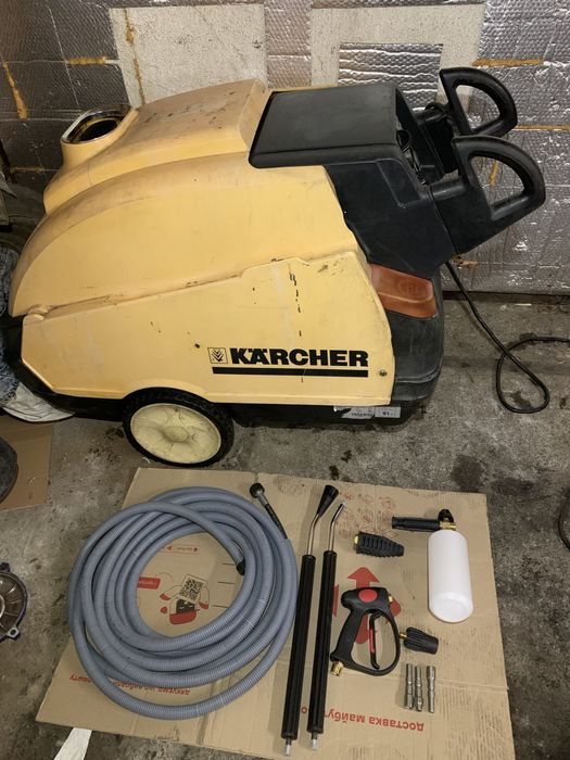 Мийка з підігрівом Керхер Karcher HDS 895 4M Eco