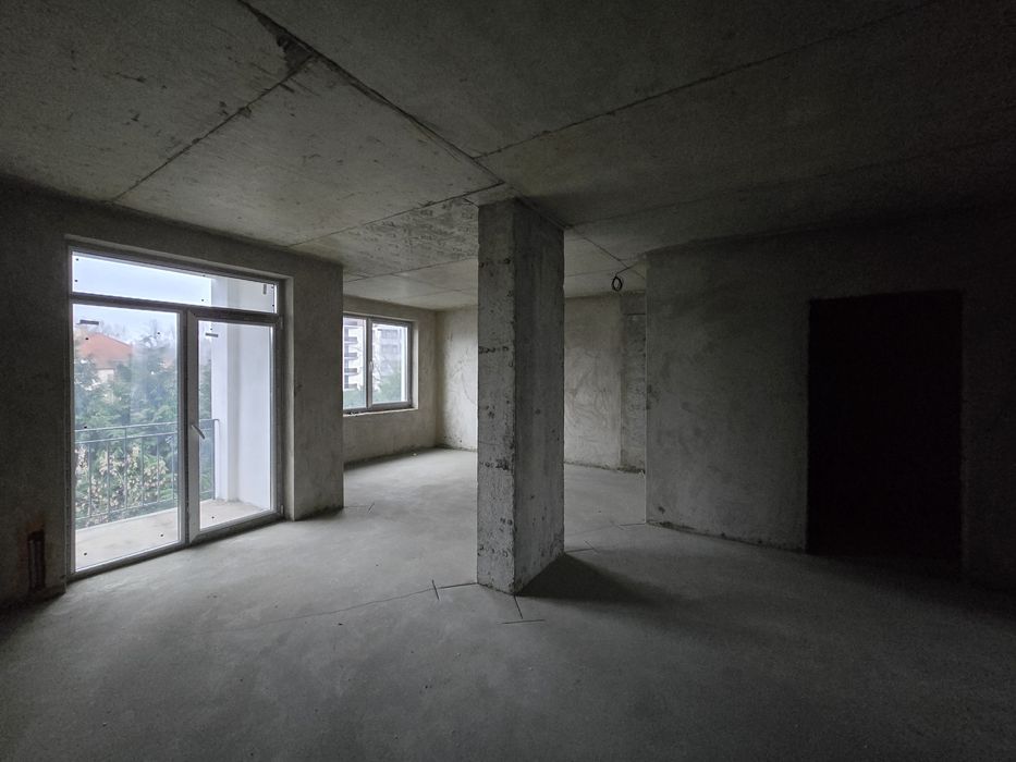 2-кімн квартира вільного планування поруч із парком Боздош Під ремонт