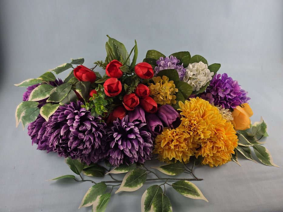 Zestaw sztucznych kwiatów na stroik itp