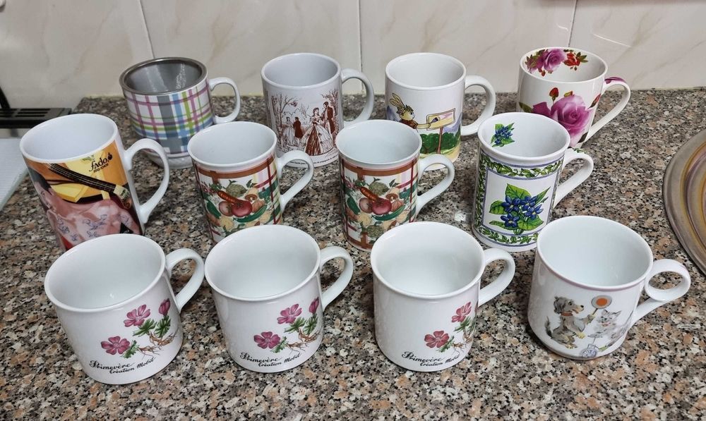 12 Mugs for Collectors431195748755066881