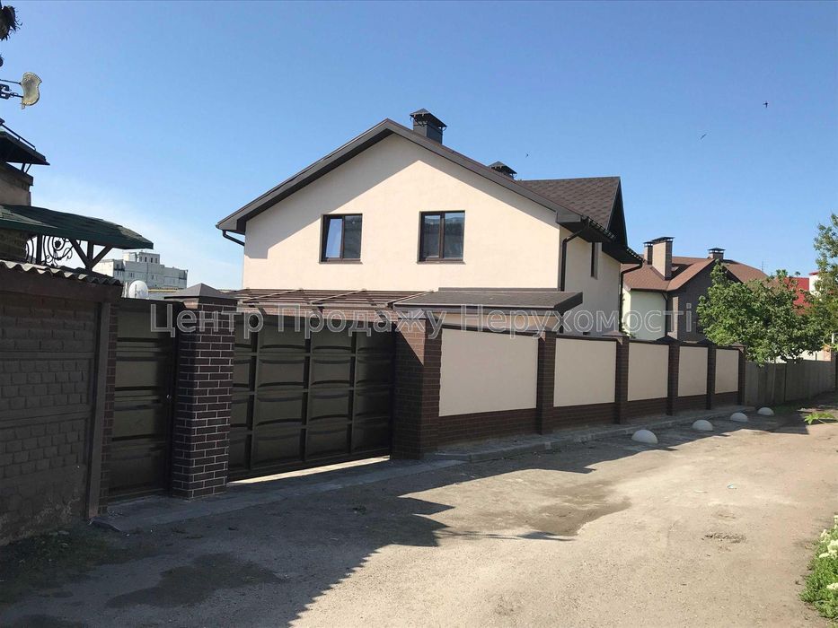 Продам будинок (дом) . Є-відновлення