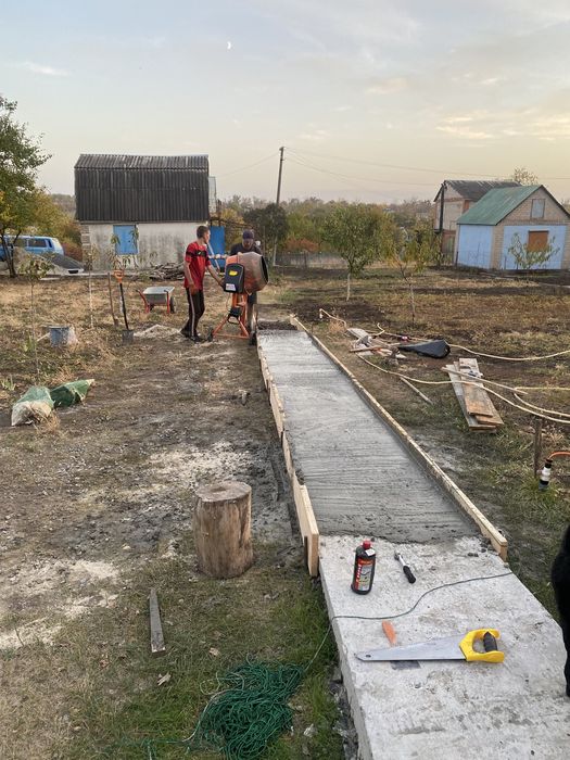 Земляные работы,сливные ямы,траншеи,грузчики,бетонные ,уборка тер ...