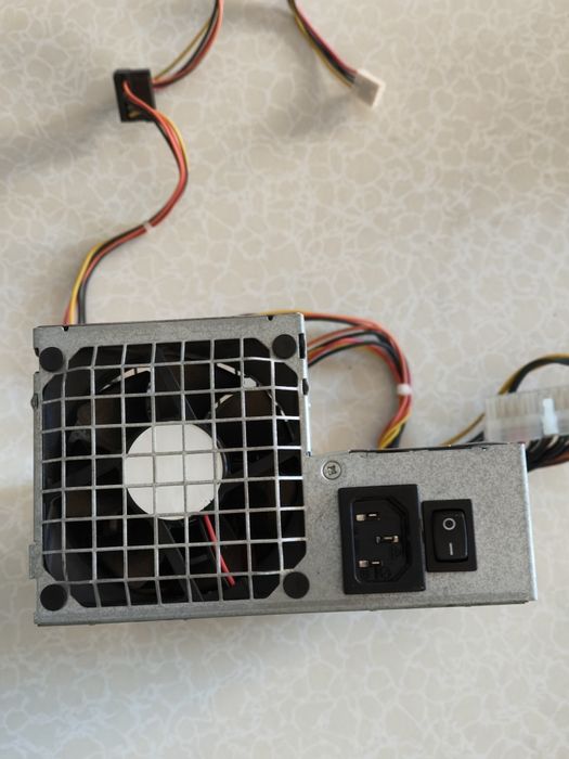Fonte Fujitsu 250W - testada e a funcionar64740752248961120