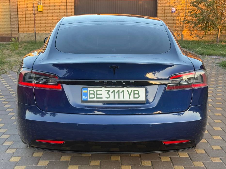 Tesla model s 75D
