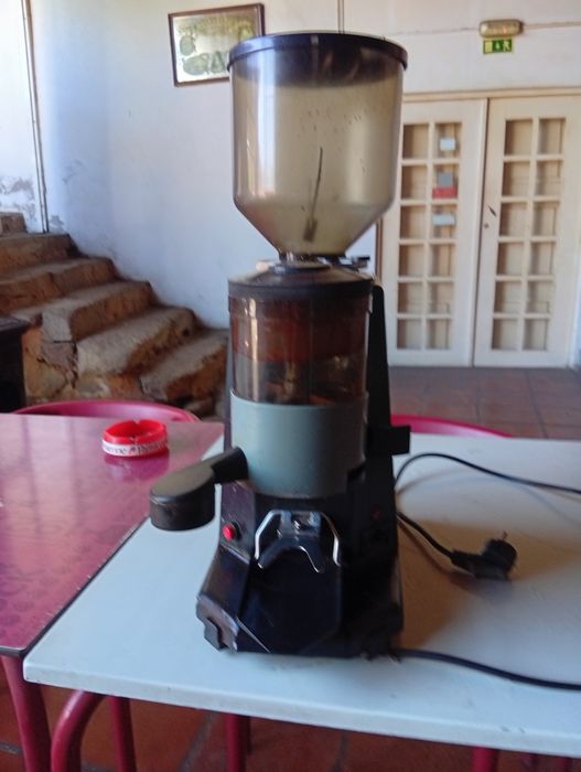 2 moinhos de café