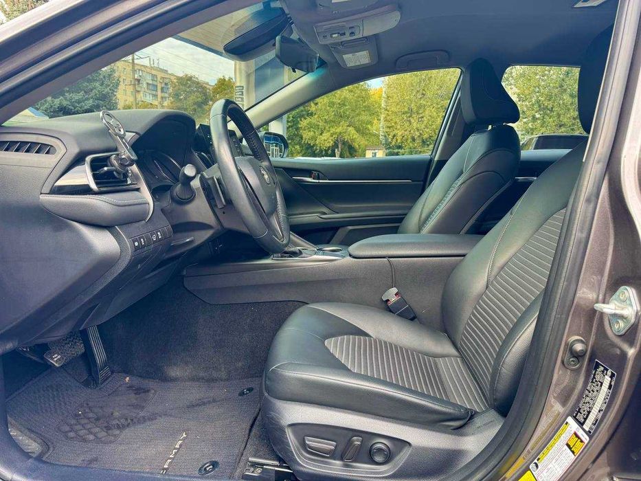 Toyota Camry SE 2022
