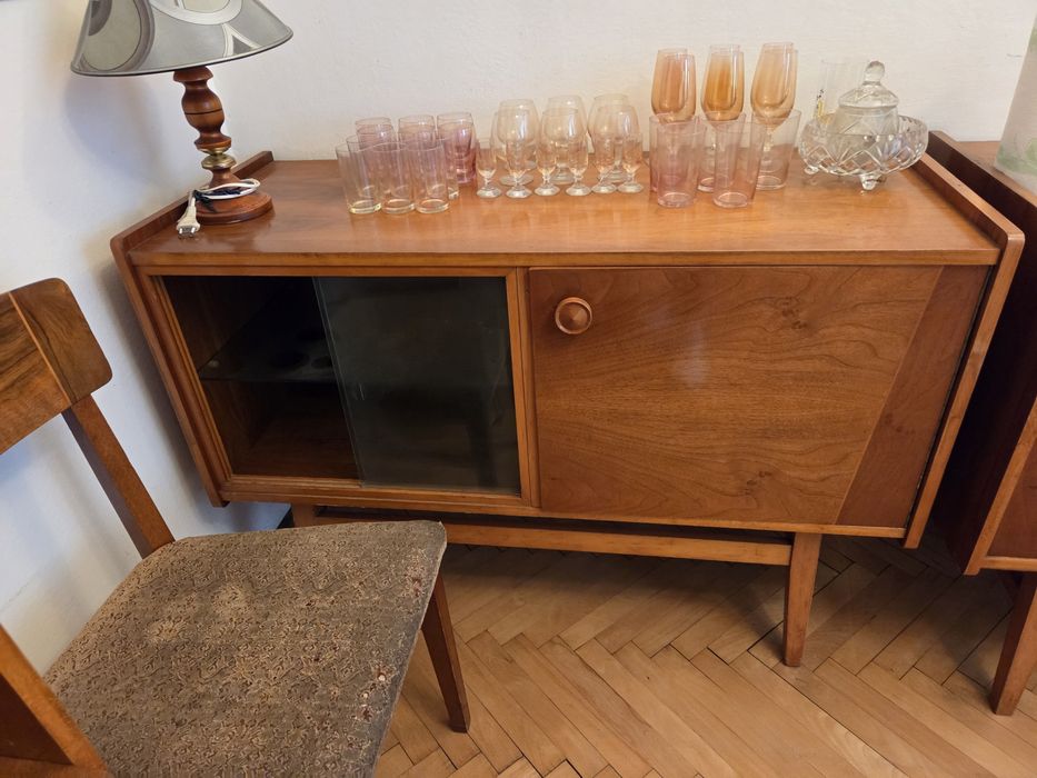 Stare drewniane meble