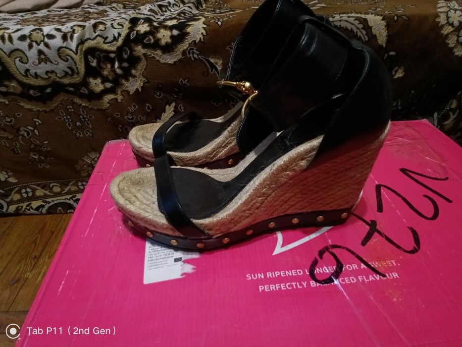 Женские босоножки Александр маккьюин