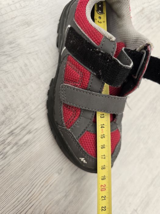 Buty Decathlon Quechua rozmiar 29 dziecięce na rzepy