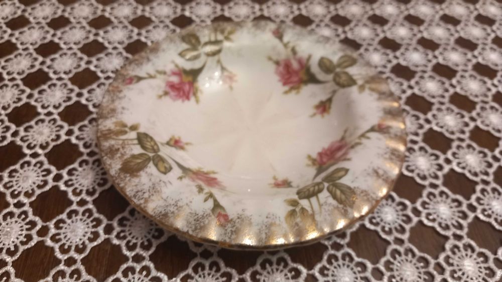 Porcelana Chodzież popielniczka róże popielniczka PRL Chodzież